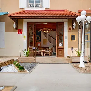 Le Lac Bleu Hotel